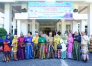 Kepala Kantor Kemenag Pangkep Hadiri Upacara Hardiknas 2025 di Lapangan Kantor Bupati