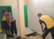 Sambut Hari Bhayangkara ke-79, Polsek Segeri Bersihkan Masjid Suhada 45 di Wilayah Kecamatan Segeri