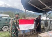 Satgas TNI Hadirkan Semangat Merah Putih di Honai Warga Sinak