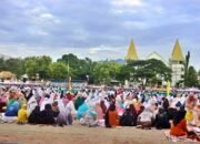 Ustad Amril Soroti Krisis Pengorbanan dan Kasih Sayang dalam Khutbah Idul Adha di Maumere