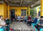 Jalin Silaturahmi, Bhabinkamtibmas Pangkajene Sampaikan Himbauan Kamtibmas di Perumahan Haji Rako