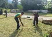 Satgas Pamtas RI-MLY Yonarhanud 1 Kostrad Pos Gabma Sajingan Gelar Karya Bakti Bersihkan Masjid