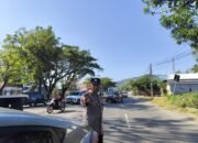 Polsek Mandalle Amankan Kegiatan Pemangkasan Pohon di Jalan Poros Makassar–Pare
