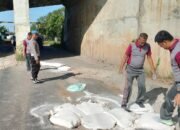 Kapolsek Minasatene Pimpin Perbaikan Jalan Underpass Tala-Tala, Wujud Nyata Kepedulian terhadap Keselamatan Warga