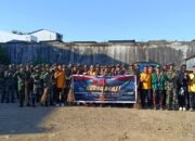 Polres Pangkep dan Kodim 1421 Gelar Karya Bhakti Bersihkan Pasar Sambut HUT RI ke-80