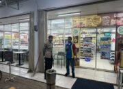 Patroli Dialogis Personil Polsek Ma’rang dengan Karyawan Swalayan Indomaret