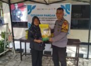 Warga Kecamatan Pangkajene serbu pangan beras murah di Mako Polsek Pangkajene