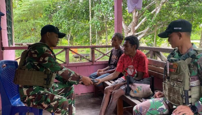 Satgas Yonif 131/Brajasakti Hadirkan Layanan Kesehatan Gratis di Perbatasan Papua