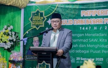 Wabup Abustan A. Bintang Ajak Warga Barru Teladani Akhlak Nabi di Peringatan Maulid Palanro