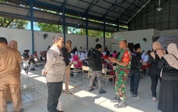 Dukung program pemerintah, Bhabinkamtibmas Bontoa mengjadiri peresmian sekolah rakyat.