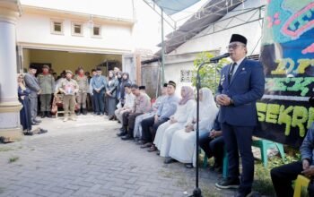 Wabup Barru Abustan A. Bintang Pimpin Prosesi Pelepasan Jenazah Sekwan DPRD Barru, Drs. H. Wardan