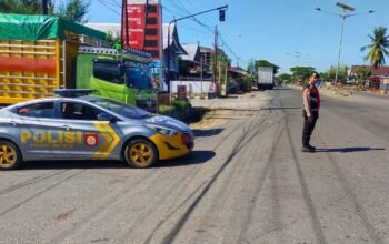 Polsek Ma’rang Atur Lalu Lintas Sambut Kunjungan Menteri Pertanian dan Wakil Ketua DPD RI di Pangkep