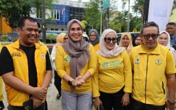 Bupati Barru Tinjau Pasar Murah Golkar, Beras Dijual Rp55 Ribu per Karung