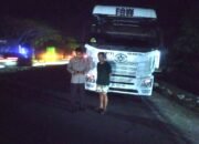 Antisipasi Laka Lantas Akibat Kendaraan Parkir di Badan Jalan, Personel Polsek Ma’rang Patroli Blue Light Jalan Poros