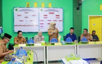 Bupati Barru Andi Ina Pimpin Mediasi Pengelolaan Wisata Pantai Lasonrai untuk Wujudkan Pengelolaan Adil dan Berkelanjutan