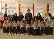 Kapolres Pangkep Sambangi TK Kemala Bhayangkari, Tanamkan Nilai Disiplin dan Cinta Tanah Air Sejak Dini