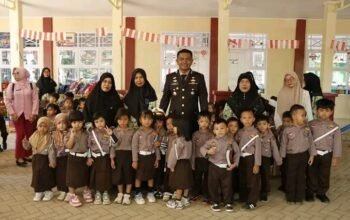 Kapolres Pangkep Sambangi TK Kemala Bhayangkari, Tanamkan Nilai Disiplin dan Cinta Tanah Air Sejak Dini