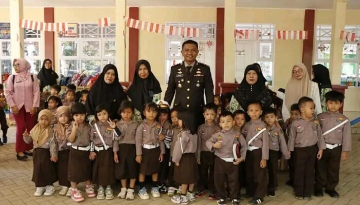 Kapolres Pangkep Sambangi TK Kemala Bhayangkari, Tanamkan Nilai Disiplin dan Cinta Tanah Air Sejak Dini