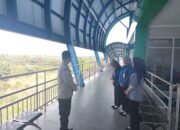 Bhabinkamtibmas Desa Kabba Sambangi petugas Stasiun kereta api Pangkajene