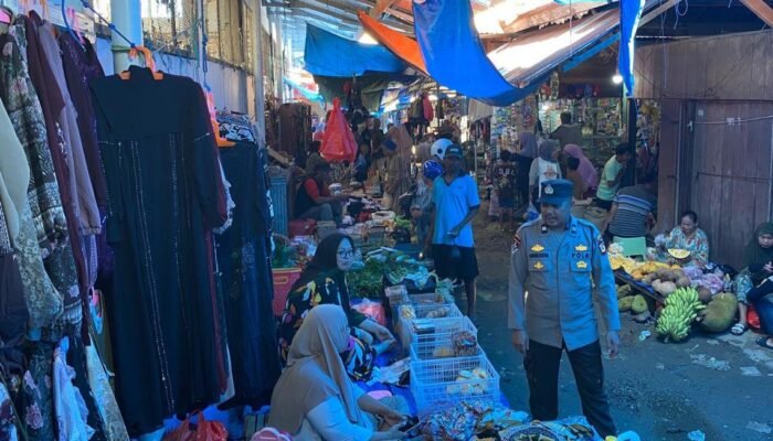 Polsek Ma’rang Gelar Patroli di Pasar Tradisional Bonto-Bonto, Ajak Warga Tingkatkan Kewaspadaan