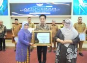 Pemkab Pangkep Raih Penghargaan Keterbukaan Informasi Publik Kategori Menuju Informatif dari KI Sulsel