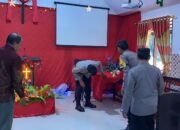 Plh. Kapolsek Ma’rang Pimpin Sterilisasi Gereja Jelang Ibadah Natal 2025 di Padang Lampe