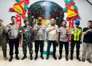 Kapolsek Bungoro Pimpin Langsung Pengamanan Ibadah Malam Natal di Gereja Tonasa 2