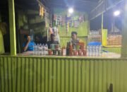 Bhabinkamtibmas laksanakan giat sambangi warga pada malam hari pantau situasi wilayah binaan