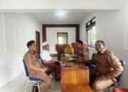 Bhabinkamtibmas Sambangi Kantor Kelurahan, Berdialog dengan tokoh Masyarakat dan Sampaikan Pesan kamtibmas