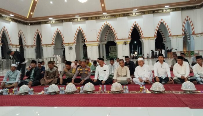 Tingkatkan Keimanan dan Ukhuwah, Waka Polsek Segeri Hadiri Isra Mi’raj Nabi Muhammad SAW 1447 H di Masjid Al Multazam