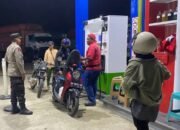 Patroli Malam SPKT III Polsek Ma’rang Imbau Pengendara Waspadai Lubang Jalan di Poros Makassar–Parepare