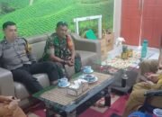 Bhabinkamtibmas Polsek Pangkajene Bersama Babinsa Melaksanakan Kunjungan ke SMP Negeri 01 Pangkajene