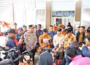 Kapolda Sulsel Tinjau Operasi SAR dan Dampingi Kunjungan Kerja Menhub RI di Posko Pencarian Pesawat ATR 42-500 Pangkep