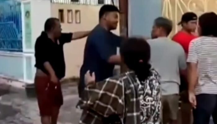 VIRAL! Bau Limbah & Musik Berisik Picu Cekcok Oknum LSM Tunjuk Warga di SPPG