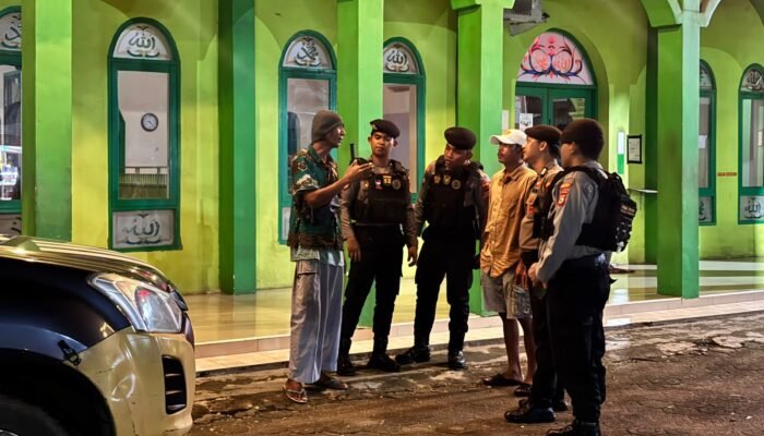 Jaga Kekhusyukan Ibadah, Sat Samapta Polres Pangkep Intensifkan Patroli Presisi di Masjid dan Titik Rawan