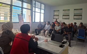 Hadirkan Inovasi Birokrasi, Mahasiswa KKN-T Unhas Benahi Alur Pelayanan Administrasi di Kelurahan Borong