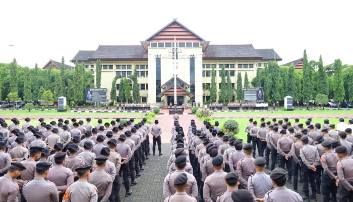 Kapolda Sulsel Pimpin Apel Gabungan Personel Polda Sulsel, Tegaskan Dukungan terhadap Keputusan Kapolri