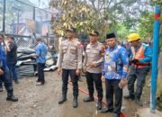 Respon cepat Bhabinkamtibmas dan Personil Polsek Labakkang mendatangi TKP Kebakaran Rumah di Bontoa Kel. Labakkang