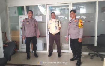 Giatkan Patroli Obvit, Polsek Ma’rang Sampaikan Pesan Kamtibmas kepada Satpam Pegadaian