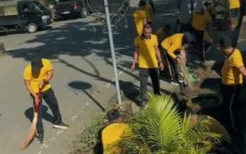 Polres Pangkep Gelar Bakti Sosial Bersihkan Tempat Ibadah di Bulan Suci Ramadhan