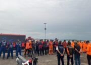 Polri Bersama Tim Gabungan Lakukan Pencarian Nelayan Hilang di Perairan Tallo Makassar