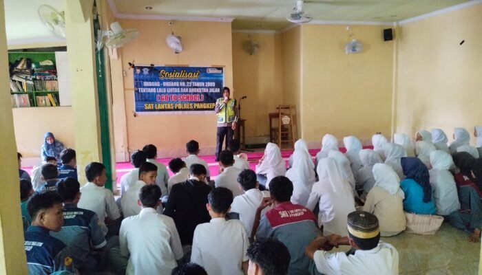 Satlantas Polres Pangkep Laksanakan Police Go To School di SMAN 3 Pangkep