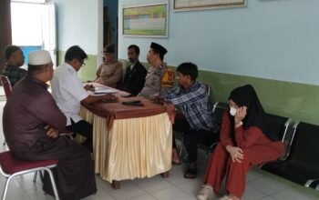 Bhabinkamtibmas Polsek Pangkajene Mediasi Problem Solving Batas Tanah di Kel. Sibatua Kec. Pangkajene