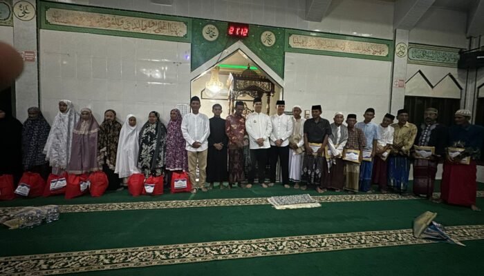 Bupati Pangkep Muhammad Yusran Lalogau Pimpin Safari Ramadan di Masjid Darul Falah Attangsalo