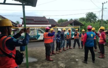 Sinergi Tanpa Batas! Kelurahan Data Gandeng TNI-Polri dan PLN Gelar Aksi Bersih-bersih ​