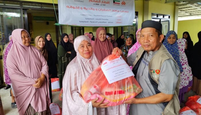 Paket Iftar dari Kuwait Hangatkan Semangat Ramadhan 1447 H