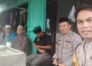 Wujud Empati, Bhabinkamtibmas Melayat ke Rumah Duka dan mengantar Jenazah Ke pemakaman Umum di wilayah Kel. Bonto Perak
