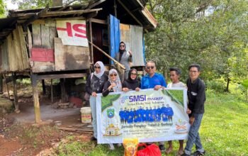 Sambut Ramadhan 1447 H, Serikat Media Siber Indonesia Pangkep Tempuh Medan Ekstrem Salurkan Bantuan ke Warga Tonasa Satu