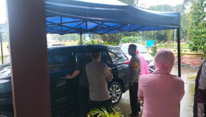 Kunjungan Kapolres Pangkep di Polsek Minasatene dalam rangka Jumat Barakka