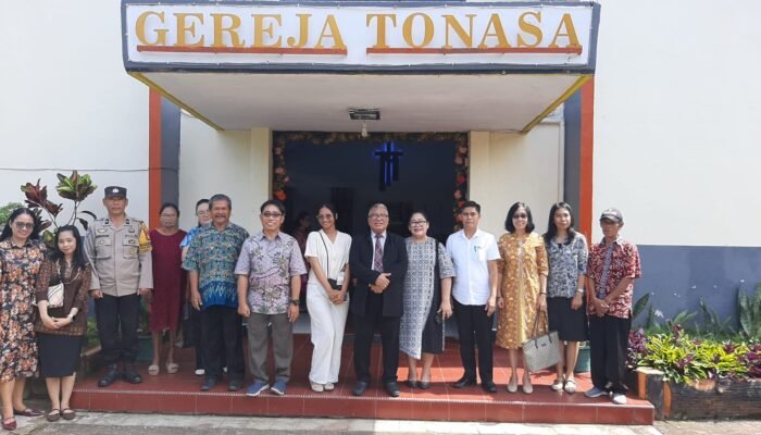 Wujud Pelayanan Masyarakat, Bhabinkamtibmas Kelurahan Tonasa, Amankan Kegiatan Ibadah Raya IKKRIS.